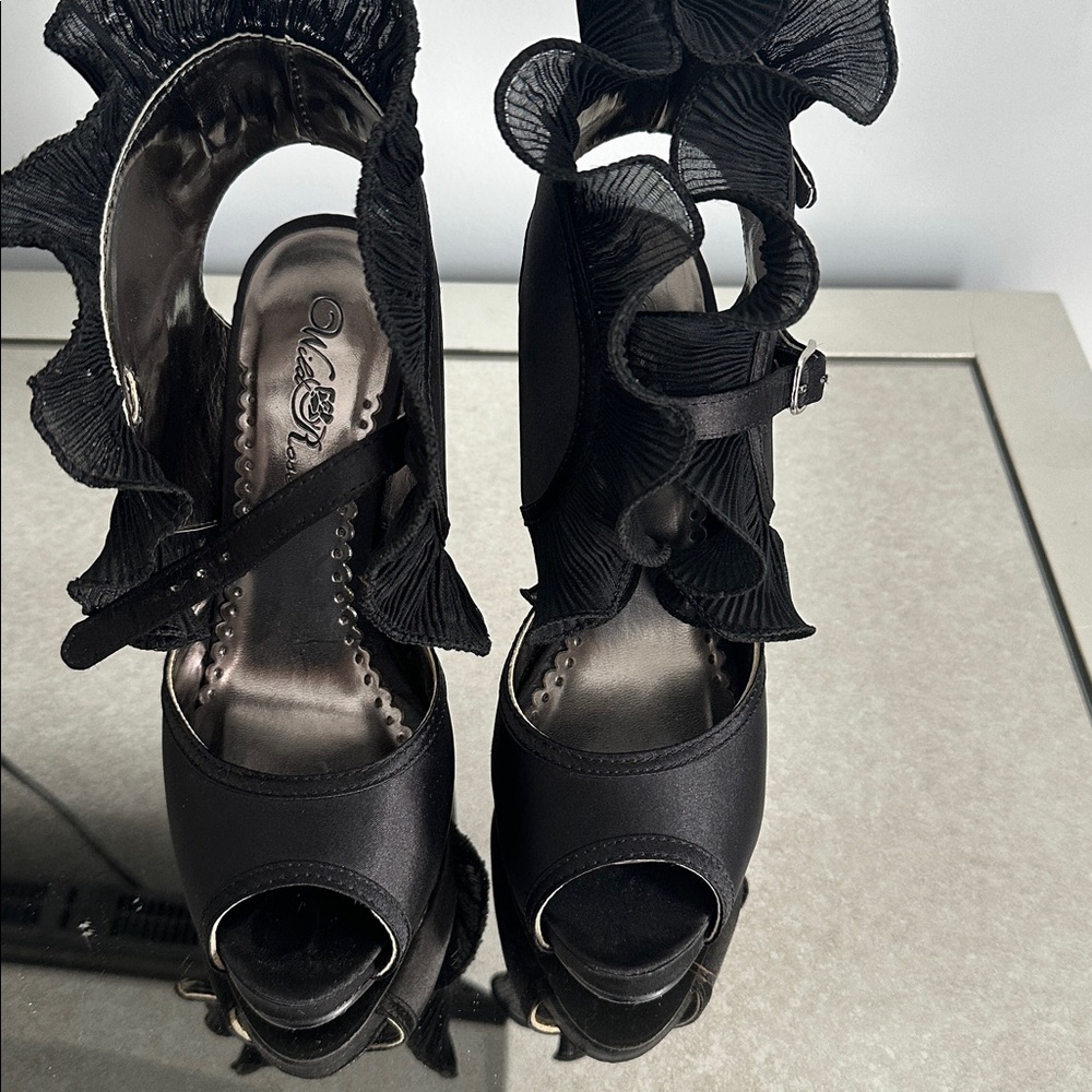 Elegant Black Ruffle Heels - Picture 3 of 4